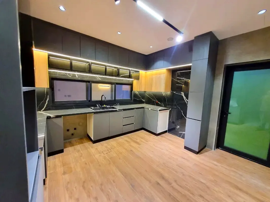Brown Stone & Black-Themed 6-Bedroom Villa