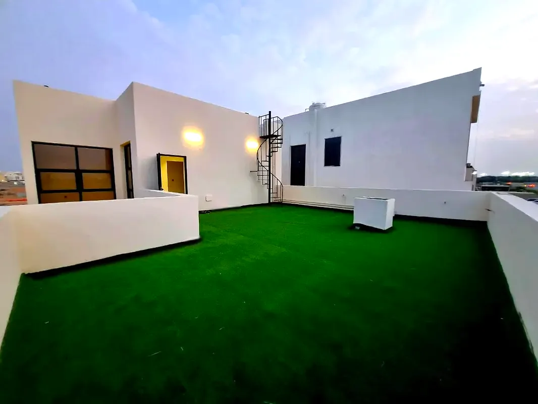 Brown Stone & Black-Themed 6-Bedroom Villa