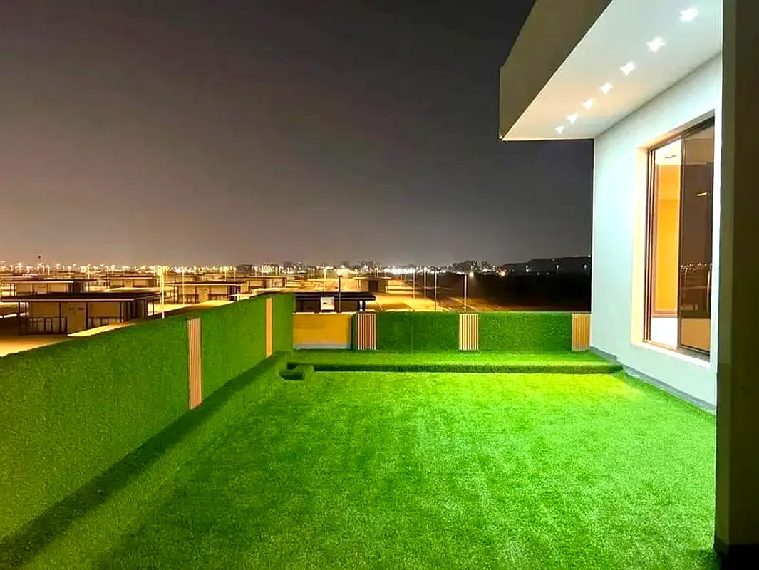 Fully Detached 6-Bedroom Villa